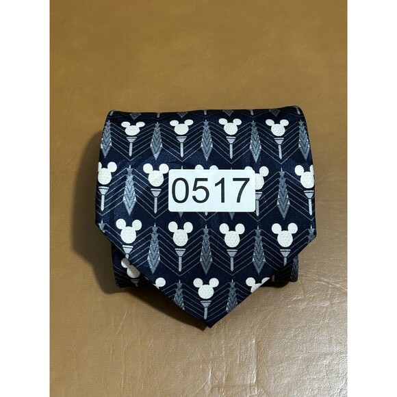 The Disney Store Golf Necktie Unisex Blue White Mickey Mouse 100% Silk Classic‎ - Picture 8 of 8